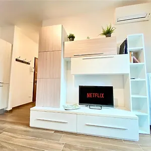https://20-minutes-from-duomo-apartment-with-suite.italymilanhotels.net
